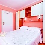 In 6709 Daire Makarska