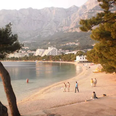 Two-bedroom In Makarska/makarska Riviera 6709 Makarska