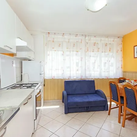 Two-bedroom In - Riviera 6709 Makarska