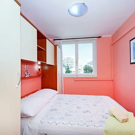 Two-bedroom In Makarska/makarska Riviera 6709 Apartment *